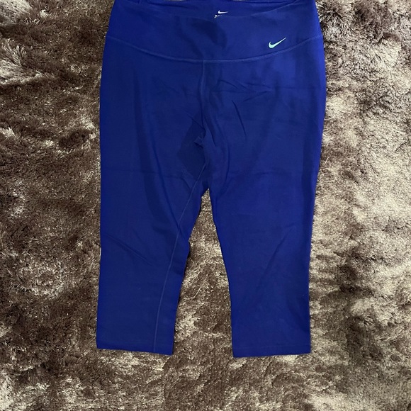 Nike cropped Workout leggings - Picture 1 of 1